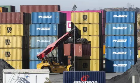 Тръмп "раздроби" ЕС, за да спечели от преговорите - 1