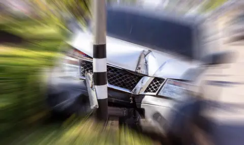 Загиналата 18-годишна шофьорка край Троян - с книжка от месец - 1