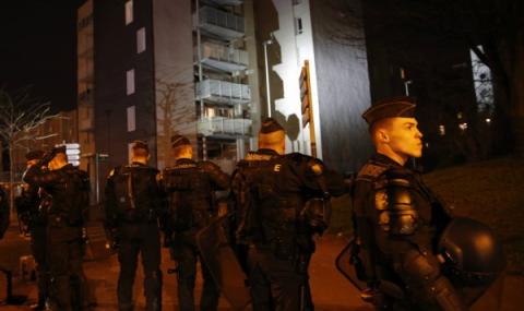 Френската полиция арестува две жени за тероризъм - 1