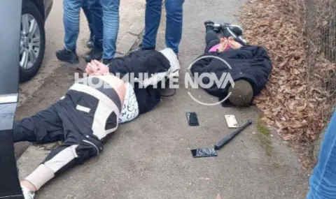 Владо Дебелия, Германеца и една жена са задържани с 620 пликчета дрога в Горни Богров (СНИМКИ) - 1