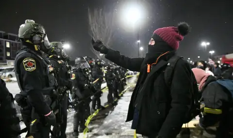 The White House tried to blame the violence on the Democratic-controlled local authorities - 1