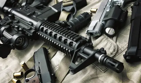 Record: the world spent almost 680 billion dollars on weapons in one year alone  - 1