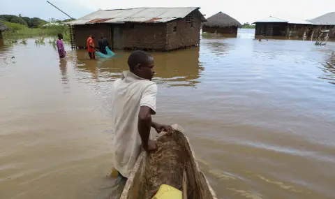 Опустошителен потоп в Африка: милиони бягат от наводнения - 1