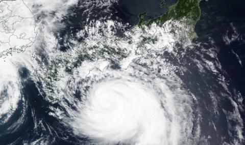 Япония и Тайван очакват мощен тайфун - 1