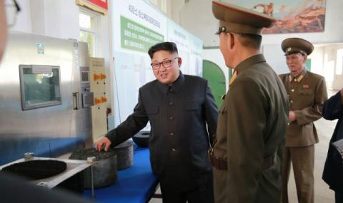 Северна Корея работи над могъща ракета - 1