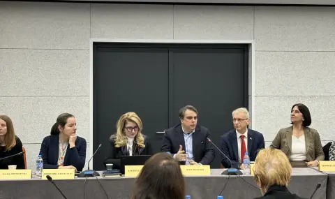 Денков: Днес трябва да подготвяме образованието, от което ще имат нужда децата след 10 г. - 1