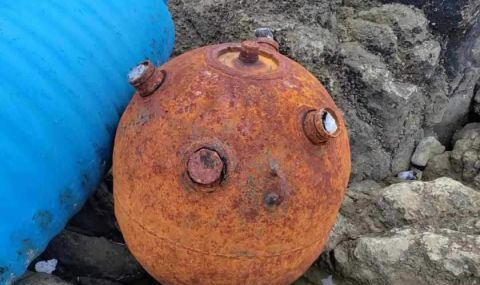 Котвена мина, приведена в бойно положение, откриха край Приморско - 1
