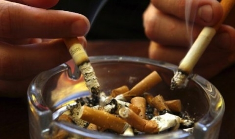 Всеки трети българин пуши ежедневно - 1