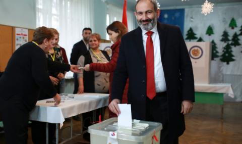 Премиерът триумфира на изборите в Армения - 1