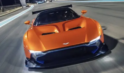 Един от 24-те иперкара Aston Martin Vulcan ще е с български регистрационен номер - 1