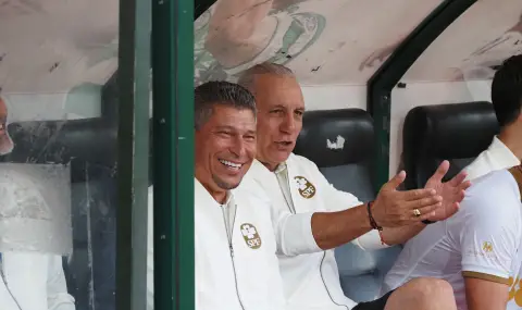 Христо Стоичков и Красимир Балъков блестят на благотворителен футболен спектакъл в Лисабон - 1