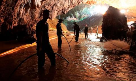 Правят филм за пещерата в Тайланд - 1