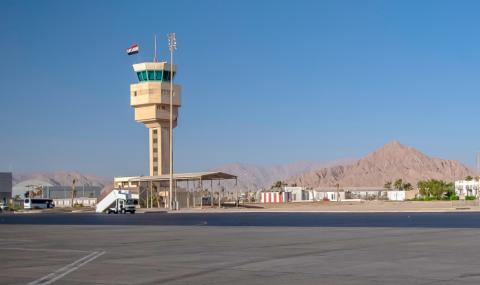 Взрив отекна на летището на Кайро - 1