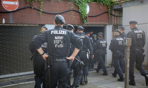 Протести в Германия заради изнасилено момиче - 1
