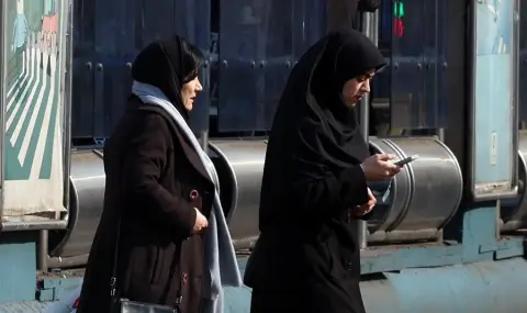 Iran's internet shutdown continues - but not for everyone  - 1