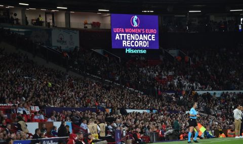 Рекордна посещаемост на стадион "Олд Трафорд" в Манчестър на футболен мач за жени - 1