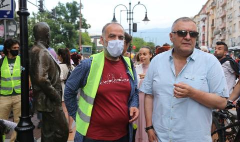 Арестуваха Дучето - 1