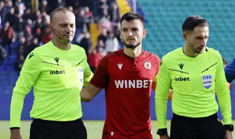 Бивш капитан на ЦСКА подписа в град, атакуван от мигранти - 1