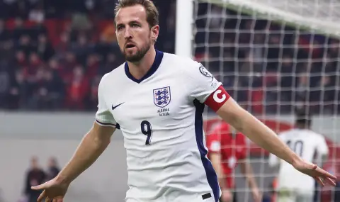 С исторически голов рекорд Хари Кейн задмина Пеле  - 1