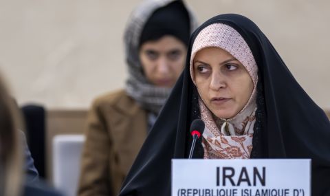 Иран обмисля промени в закона за хиджаба - 1