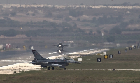 Турция нанесе първи въздушни удари над ИД - 1