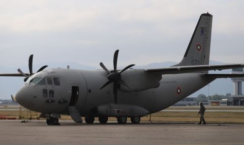 С пет полета на „Спартан“ България изпрати 86 спасители в Турция - 1