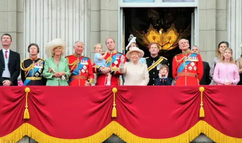 Най-странните правила на дворцовия етикет в кралското семейство - 1