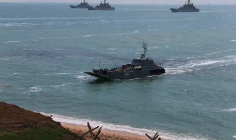 След украинските удари Русия прехвърля бойния си флот от Крим в Абхазия - 1
