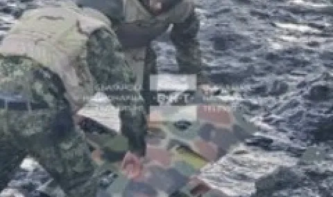 Военните транспортираха извадения дрон от водите край Царево
