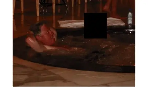 Пуснаха файловете от разследването срещу Джефри Епстийн - 1