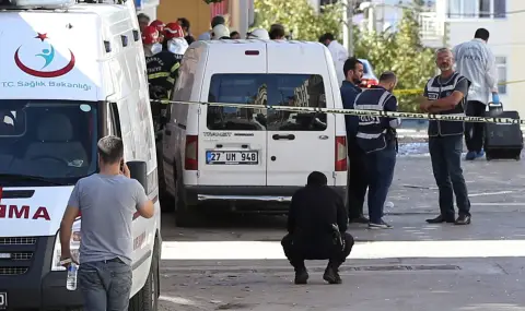 Шестнайсет души бяха ранени при стрелба в турско училище, нападателят се е самоубил