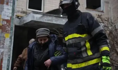 Киев под ракетен обстрел в ранните часове: Двама души са ранени