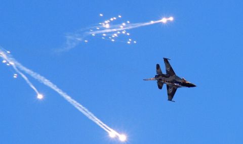 Под тежък обстрел! Израелските военновъздушни сили атакуваха нови 200 цели в Газа - 1