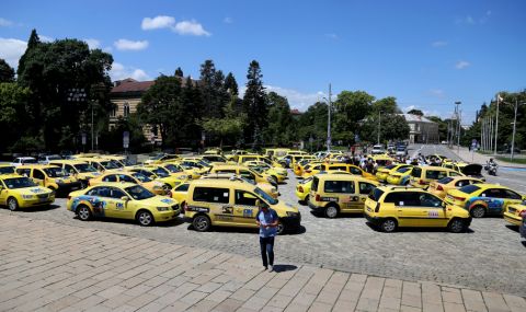 Таксиметровите шофьори излизат на национален протест - 1