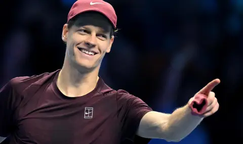 Яник Синер стартира с категорична победа защитата на титлата си на Финалите на ATP в Торино - 1