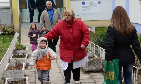 Паника от „отровно синьо мляко“ за деца в Асеновград - 1