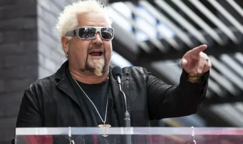 Звездният кулинар Гай Фиери разкъса мускул на крака си на две по време на снимки - 1