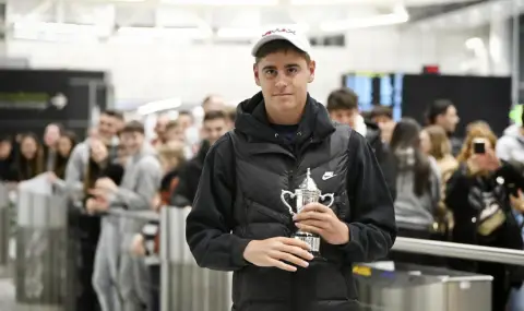 17-годишният българин след титлата от Australian Open: Мечтата ми е да стигна Григор Димитров и да го надмина - 1