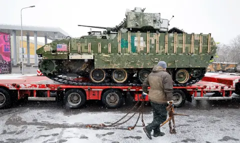 Ukrainian army leaves its best weapons to the Russians as it flees Kursk  - 1