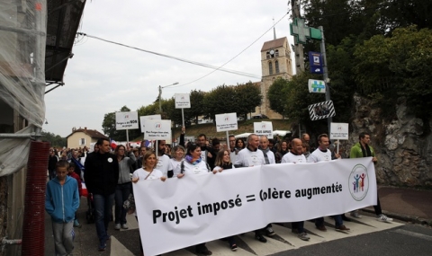Франция протестира заради бежанците - 1