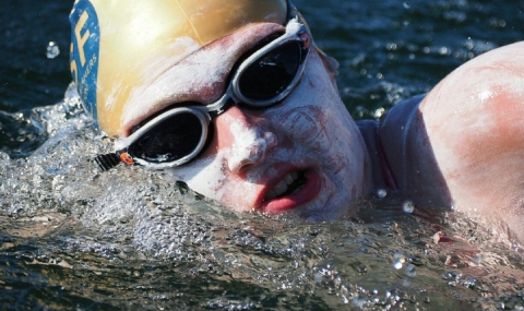 Неуморима американка преплува 132 километра - 1