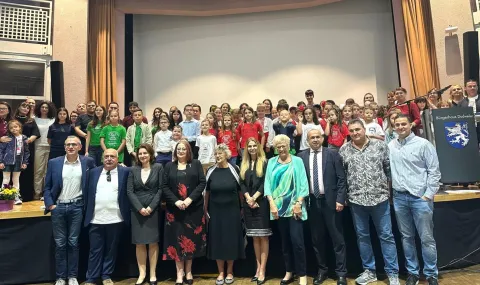 Близо 40 000 деца започват учебната година в българските неделни училища зад граница