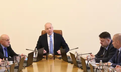 Кабинетът "Желязков"  се изправя срещу шестия вот на недоверие  - 1