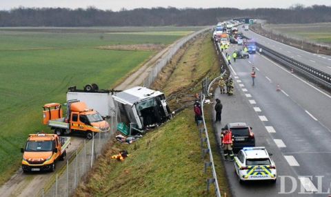 Трима загинали в автобусна катастрофа в Словения - 1