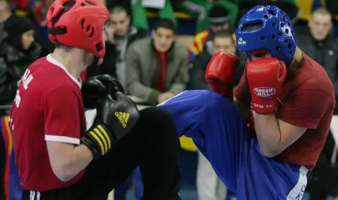 Масов протест срещу ръководството на кикбокс федерацията и искане за оставката на Галин Димов - 1