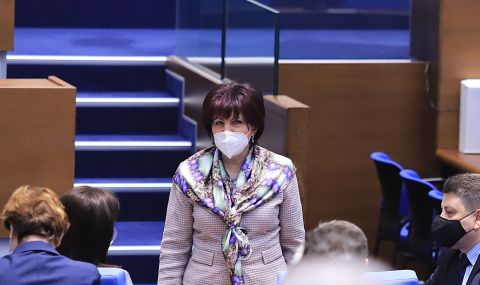 Караянчева: Президентът се застрахова, за да получи подкрепата на БСП - 1