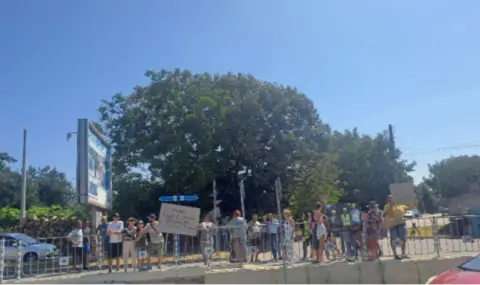 Жителите на Попович и Дюлино отново излизат на протест - 1