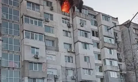 Пожар в квартал "Владиславово" във Варна, загинал е мъж на 59 години  - 1