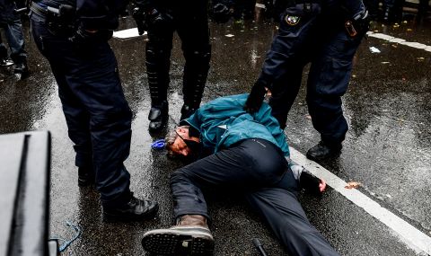 365 души са задържани на протестите в Берлин - 1