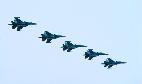 Над Москва кръжат самолети, репетират парада - 1